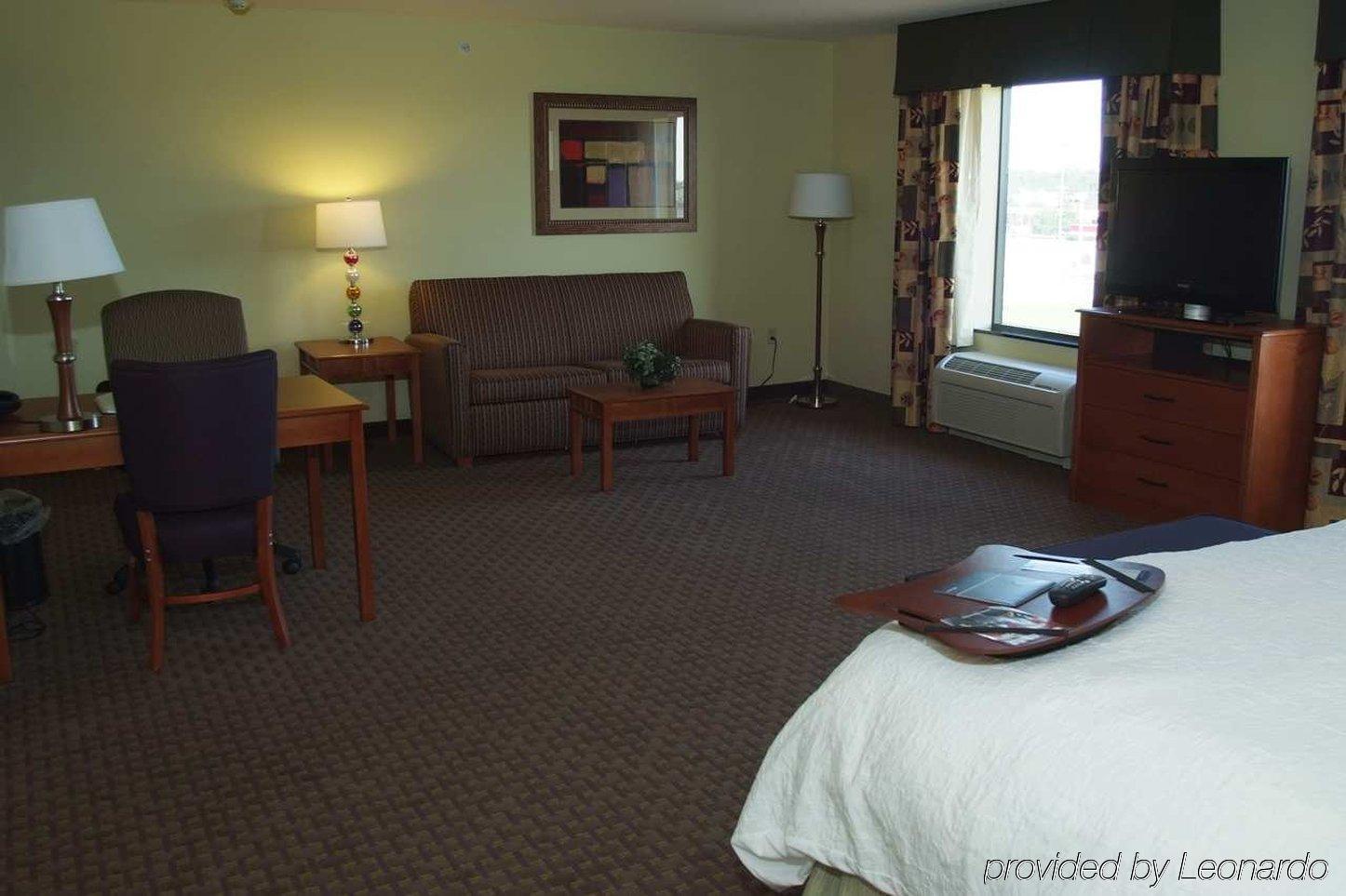 Hampton Inn Macomb Номер фото