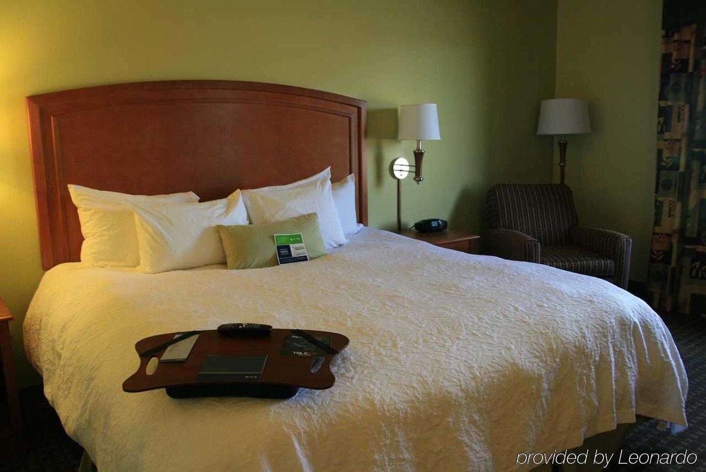 Hampton Inn Macomb Номер фото